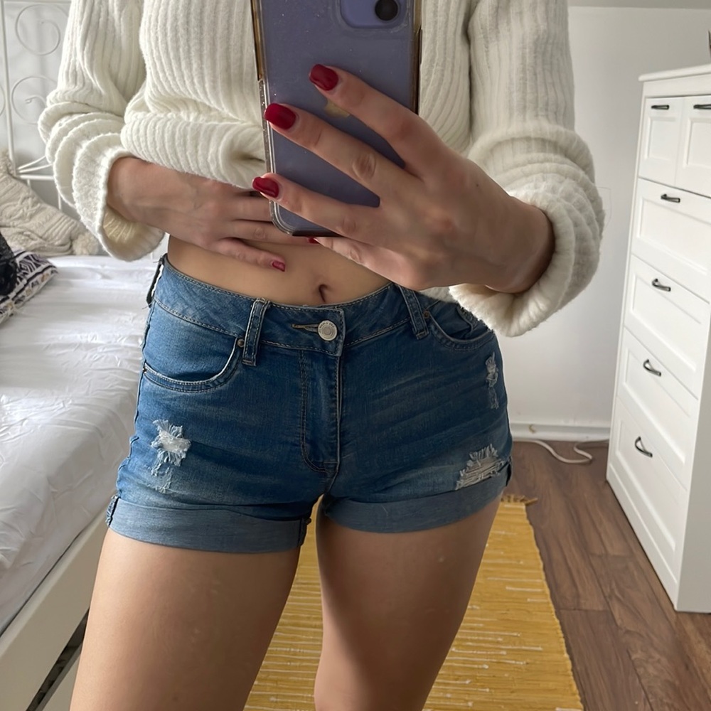 Distressed Jean short shorts size 5